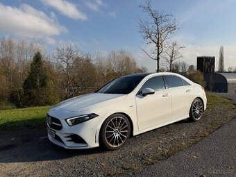 Mercedes-Benz A220 4MATIC Edition One AMG - plná výbava
