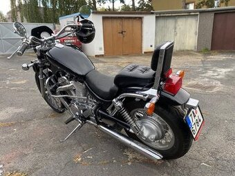 Suzuki Intruder