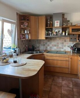 Moderní kuchyně z masivu se spotřebiči,5783