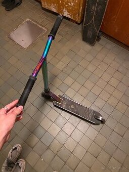 Freestyle koloběžka raven