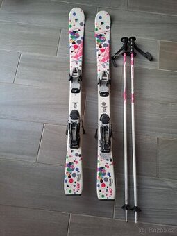 Dětské carvingové lyže a hůlky