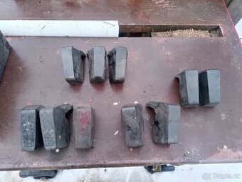 Škoda 100 100L 110L dorazy nárazníku, kly