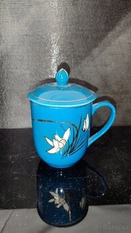 Retro hrnek s pokličkou