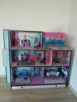 Domeček pro panenky