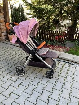 Sportovní kočárek Petite&Mars Royal