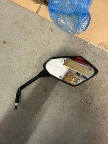 PRAVÉ ZRCÁTKO ER6N 2012