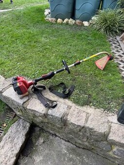 Benzinovy vyzinac hecht , krovinorez