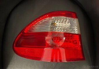 Mercedes benz w211 levé zadní světlo kombi