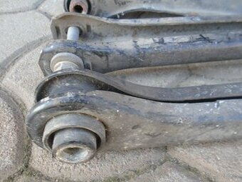 BMW M3 E36 příčná ramena zadní nápravy