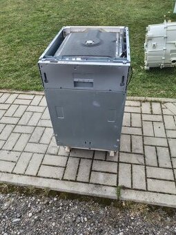 Integrovaná myčka nádobí Whirlpool 45 cm se zárukou