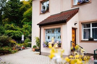PRODEJ RODINNÉHO DOMU S GARÁŽÍ A ZAHRADOU, MĚCHENICE