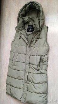 Krásná zimní dlouhá prošívaná vesta zn. Stradivarius vel. S