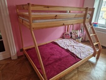 Dřevěná palanda