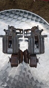 Zadní brzdiče a destičky na FABII 1