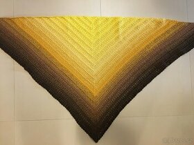 ručně háčkovaný šátek