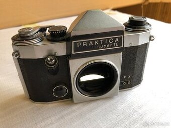 Zrcadlovky Praktica + objektivy