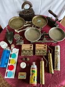 Váha, mlýnek, žehlička a jiné