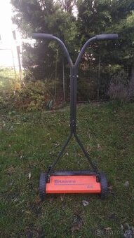 Bezhlučná ruční vřetenová sekačka Husquarna H64