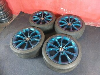 ALU disky VW,Audi 5x112 R18 8,5Jx18H2 ET 29 s letními pneu 2