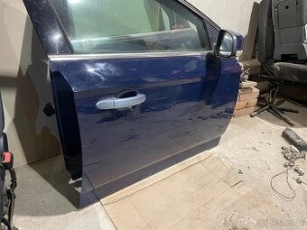 Ford Mondeo MK4 facelift právě dveře