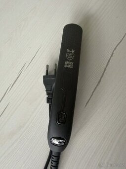 Žehlička na vousy AngryBeards