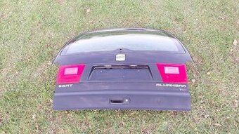 SEAT ALHAMBRA – DVEŘE KUFRU ČERNÉ