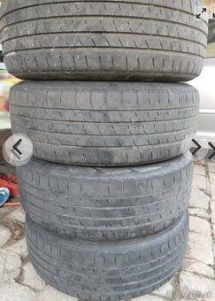 Prodám 4ks letní gumy 225/55/19 pekný dezén