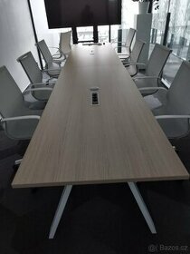 Konferenční stůl s indukční nabíjecí stanicí 180x90