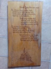 Dřevěná deska s básní Moje Valašsko