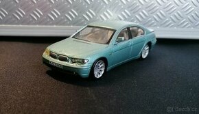 BMW 745i