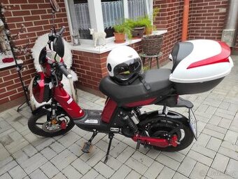 Akumulátorový moped Hecht Betis