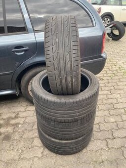 Sada letních pneu Bridgestone 225/45/17, cca 4mm