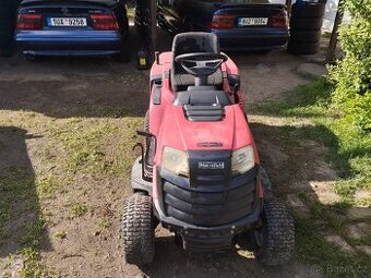 Zahradní traktůrek Mountfield