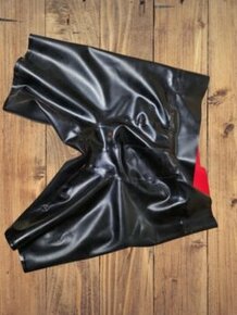 Latexové kraťasy