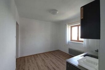 Pronájem 2+0 5 května, Nové Hrady na hranicích s Rakouskem