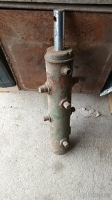 Hydraulický píst, velký - 1