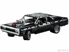 42111 Domův Dodge Charger