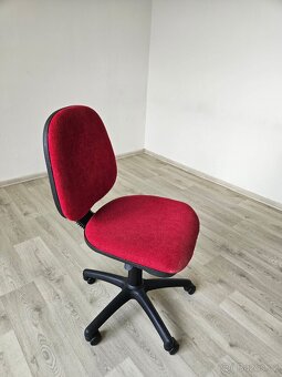 židle k PC na kolečkách
