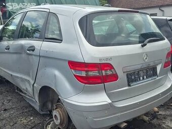 bouraný Mercedes B - 1