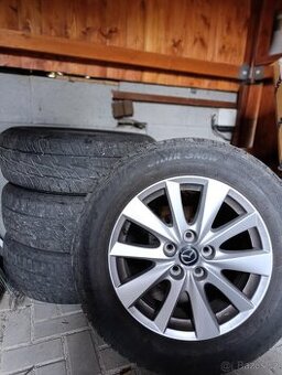 Zimní pneu 225/65R17 na origo kolech Mazda
