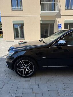 Mercedes C220 Avatngarde - 1