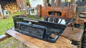 BMW E46 coupe r.v.2004 zadní víko a nárazník s výztuhou