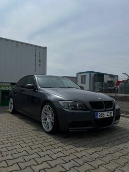 BMW e90 325i manual