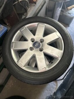 Ford R16