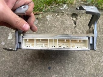 ECU toyota Corolla 2004 2d4d 66kW