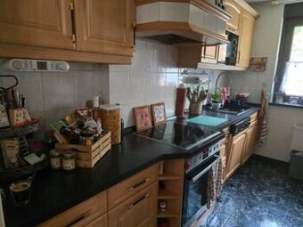 Venkovská kuchyně v dekoru buk se spotřebiči, 4994