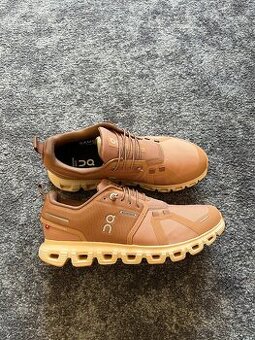 19x Dámské boty On Running Cloud, velikost 38 - 38,5