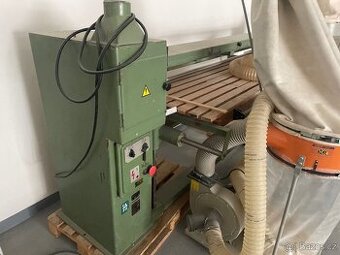 Pásová bruska na dřevo