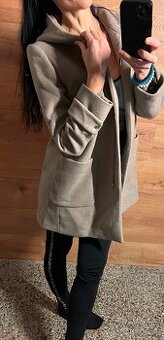 MNG-MANGO  VLNĚNÝ KRÁSNÝ KABÁT S(DLE MÍR 38_40)