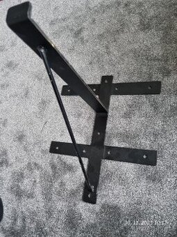 Držák na jizdni kolo na zeď